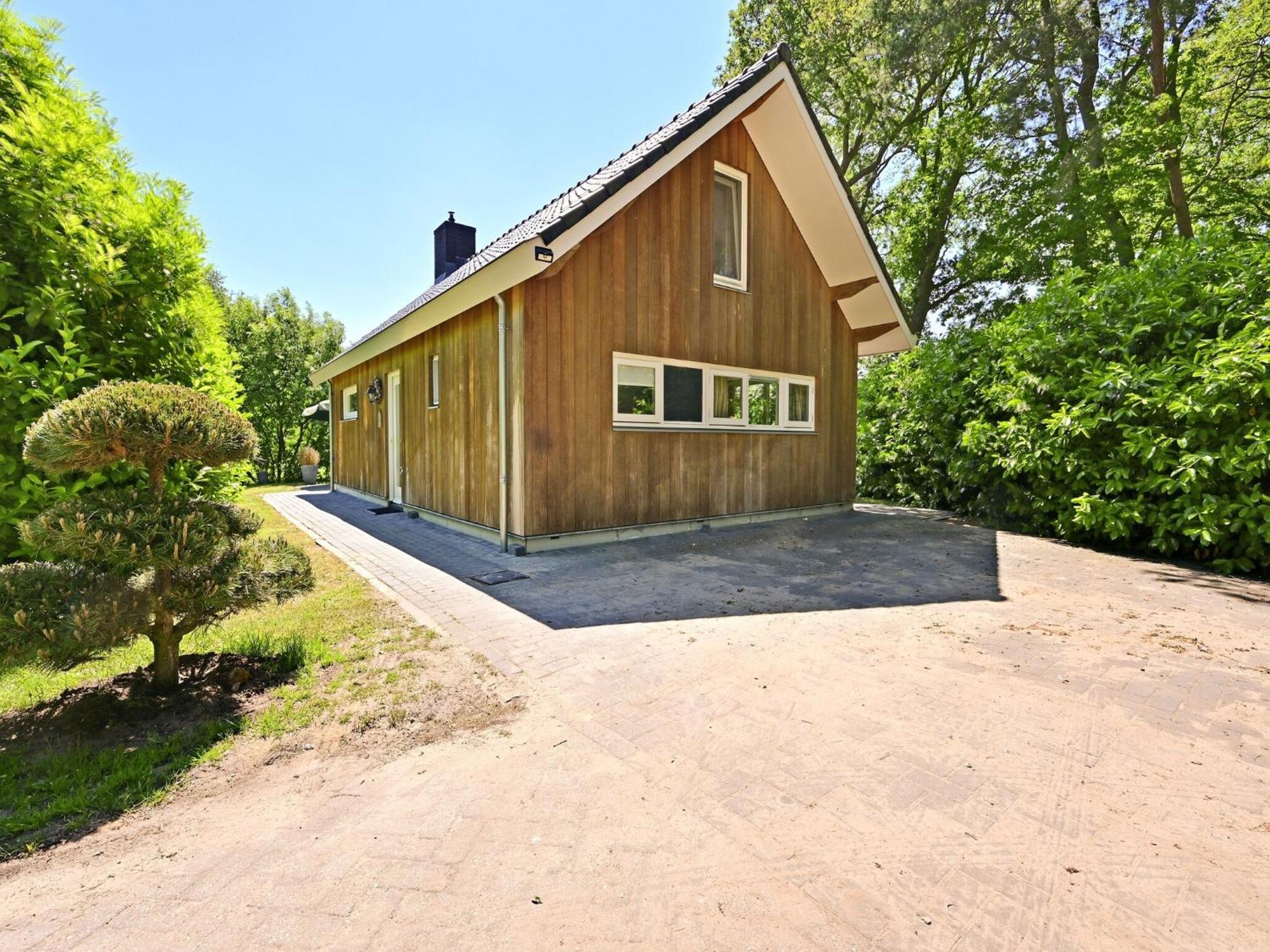 Chalet With Gorgeous View Of The Natural Surroundings Weerselo Екстериор снимка